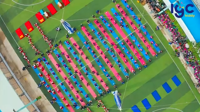 300 học sinh trình diễn Giáo dục Thể chất Nhật Bản