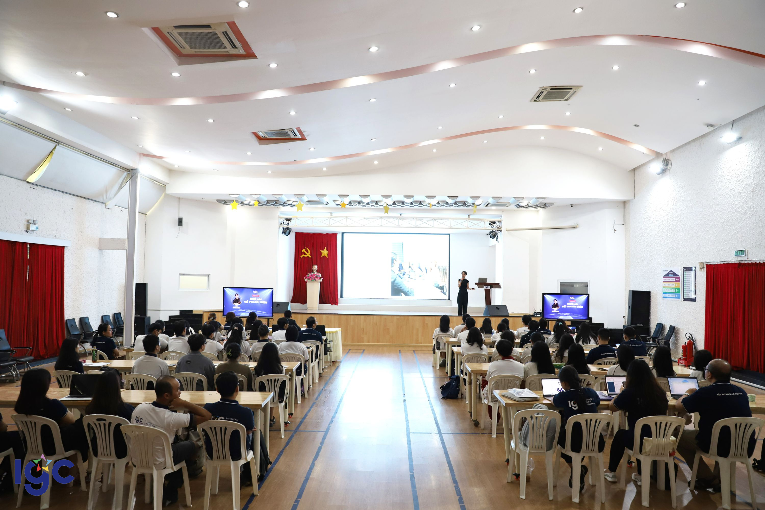 Giáo viên và Học sinh các ngôi trường IGC School tham gia workshop 1001 điều về tranh biện